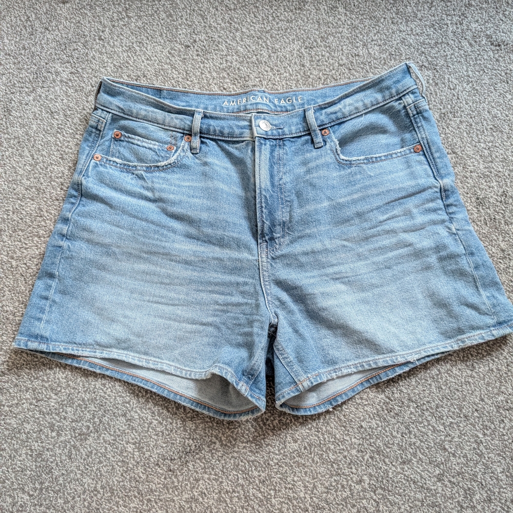 American Eagle Women's Strigid Relaxed Denim Shorts
